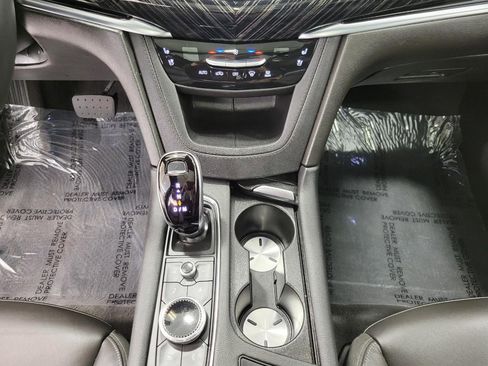 Certified 2025 Cadillac XT6 Premium Luxury image 17