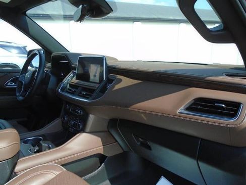 Certified 2024 Chevrolet Suburban High Country w/ Advanced Technology Package AWD/4WD image 27