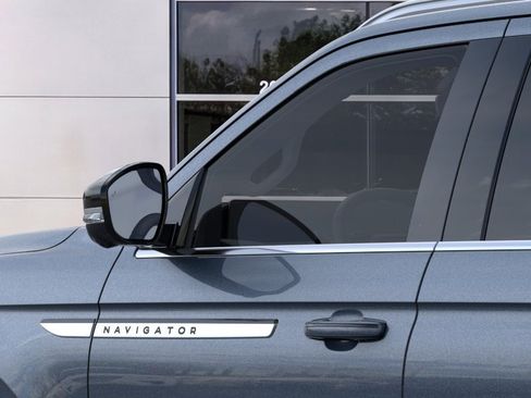 New 2026 Lincoln Navigator Premiere AWD/4WD image 20
