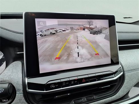 Used 2023 Jeep Compass Sport image 23