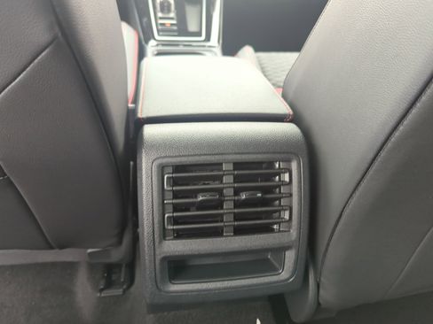 New 2025 Volkswagen Golf SE image 31