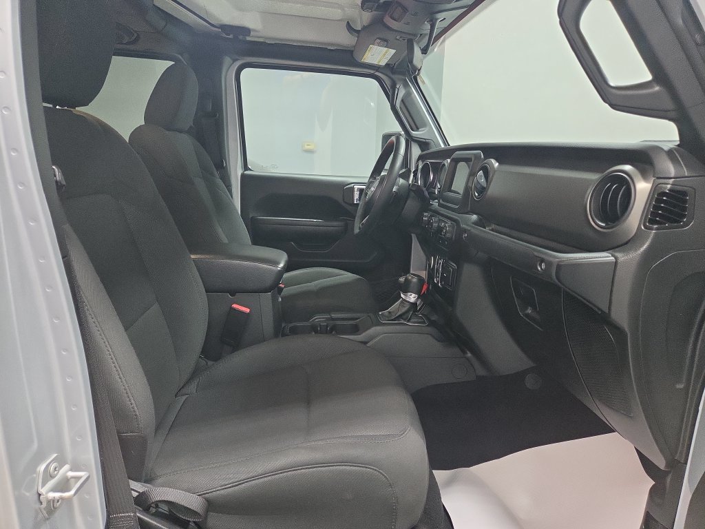 Used 2023 Jeep Gladiator Sport AWD/4WD image 17