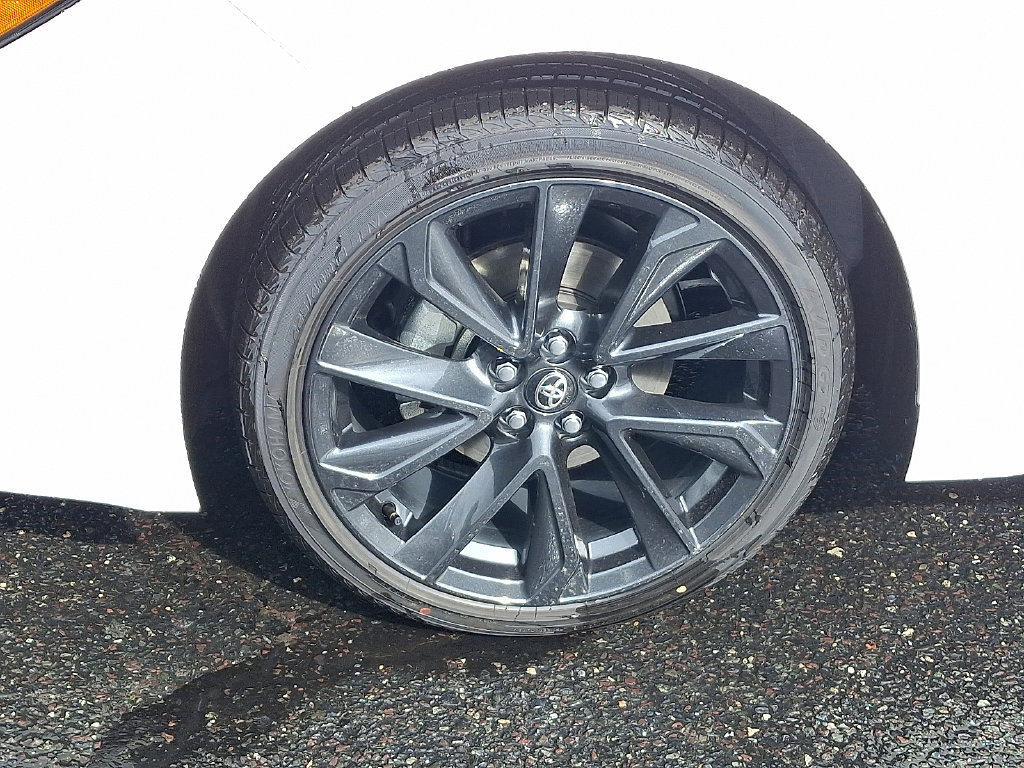 Used 2027 Toyota Corolla XSE FWD image 8