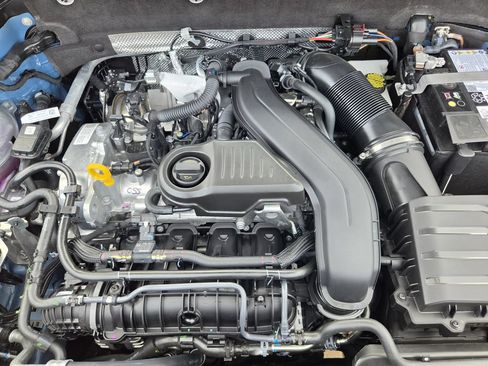 New 2026 Volkswagen Taos SE FWD image 24