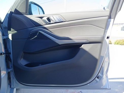 New 2026 BMW X7 xDrive40i image 18