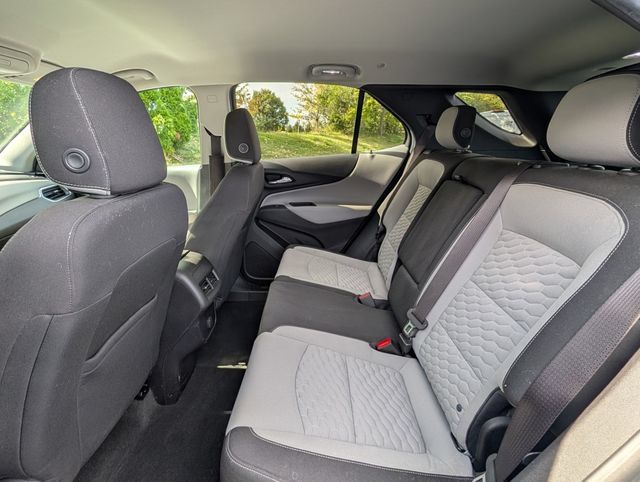 Used 2018 Chevrolet Equinox LT FWD image 28