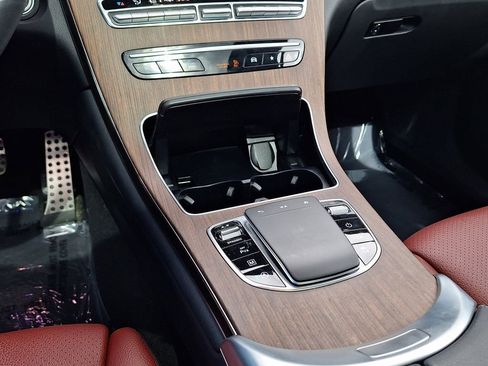 Used 2022 Mercedes-Benz GLC 300 4MATIC image 24