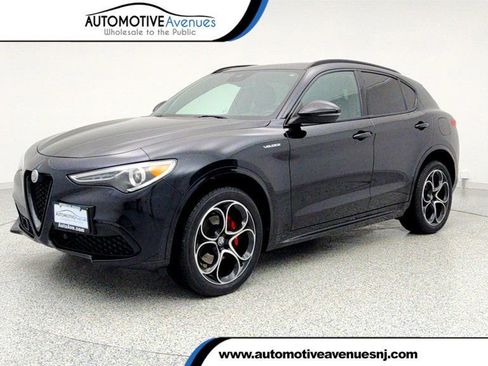 Used 2023 Alfa Romeo Stelvio Veloce image 1