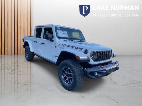 New 2025 Jeep Gladiator Rubicon AWD/4WD image 2