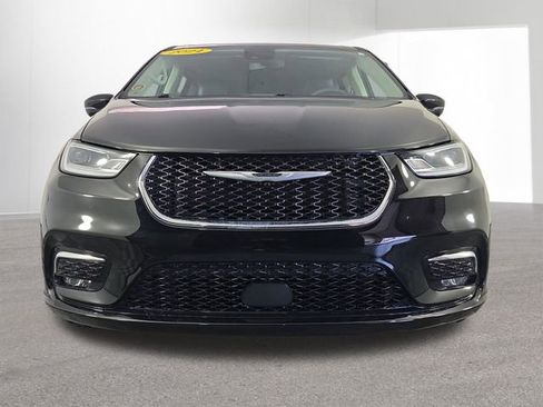 Used 2024 Chrysler Pacifica Touring-L FWD image 45