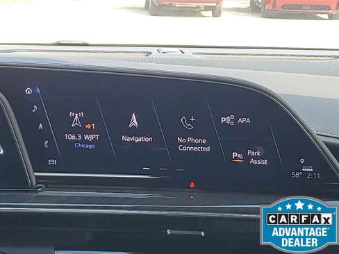 Used 2024 Cadillac Escalade Premium Luxury w/ Performance Package image 28