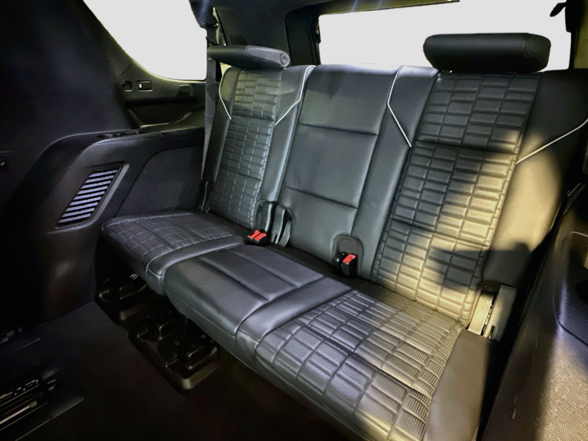 Used 2021 Cadillac Escalade Sport Platinum w/ LPO, ONYX Package RWD image 28