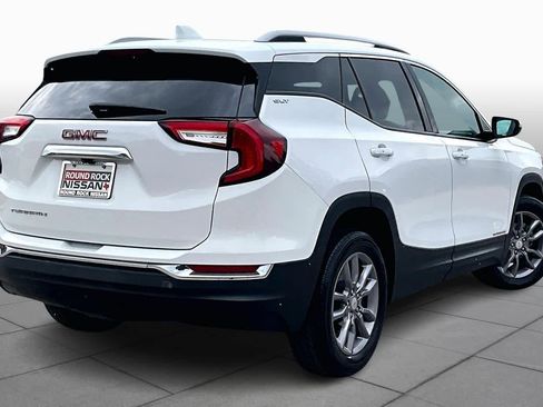 Used 2023 GMC Terrain SLT image 12