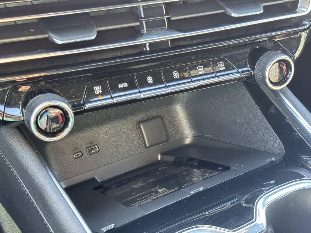 Used 2025 Chevrolet Traverse LT w/ Enhanced Driving Package FWD image 26
