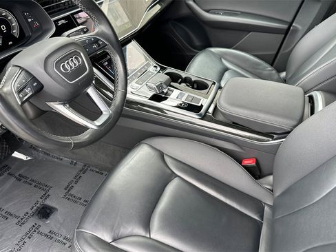 Used 2021 Audi Q8 Premium image 12