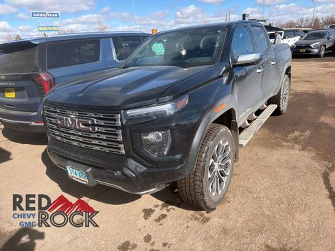 Used 2024 GMC Canyon Denali image 8