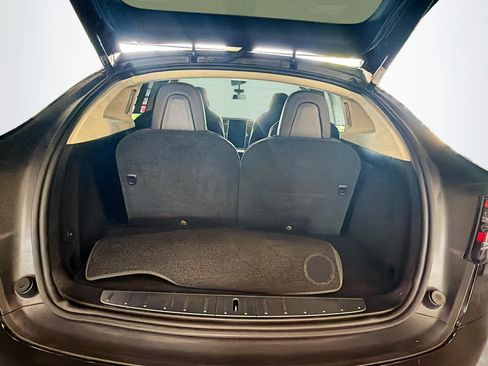 Used 2018 Tesla Model X 100D AWD/4WD image 32