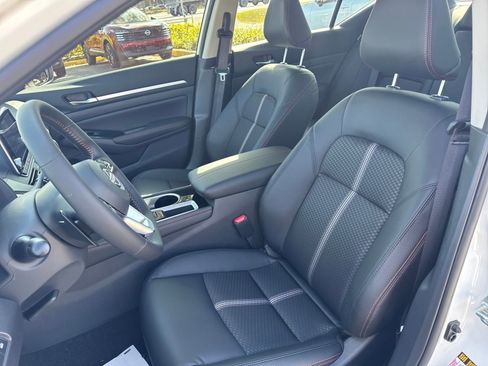 New 2025 Nissan Altima 2.5 SR image 22