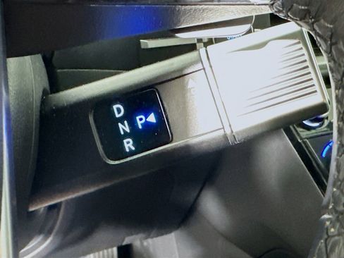 Used 2025 Hyundai Santa Fe SEL FWD image 32