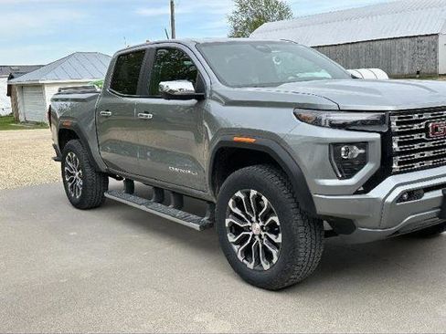 Used 2023 GMC Canyon Denali AWD/4WD image 4