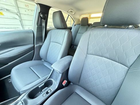 Used 2025 Toyota Corolla LE FWD image 33