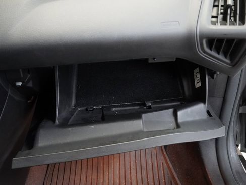 Used 2016 Ford Focus SE w/ SE Cold Weather Package image 30