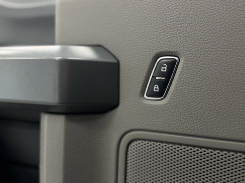 Used 2018 Ford F150 XLT w/ Equipment Group 302A Luxury image 19