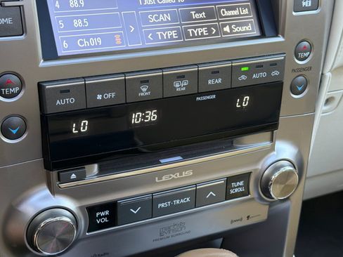 Used 2019 Lexus GX 460 Luxury AWD/4WD image 25