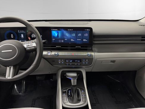 Used 2024 Hyundai Kona SEL image 11