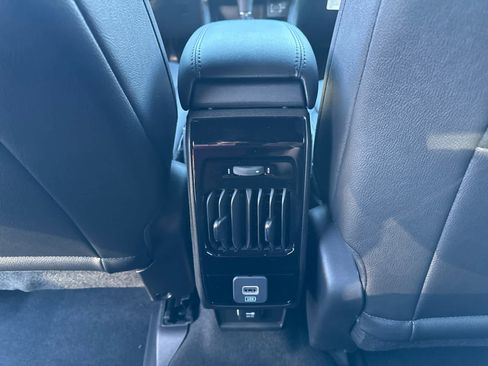 New 2026 Jeep Compass Limited image 32