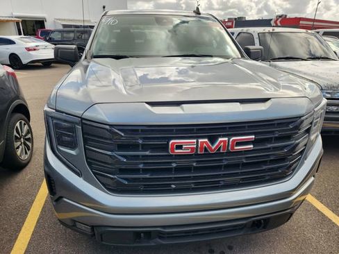 Used 2023 GMC Sierra 1500 Elevation AWD/4WD image 2