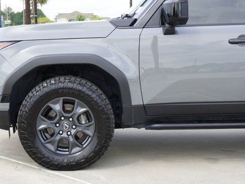 Used 2024 Lexus GX 550 image 11