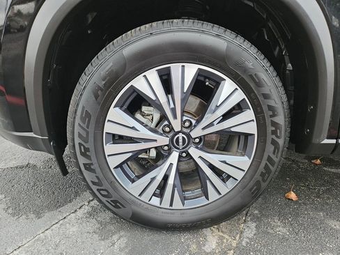 Used 2023 Nissan Rogue SV image 28