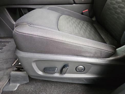 Used 2024 Nissan Pathfinder SV FWD image 22