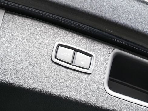 New 2026 Porsche Macan GTS image 33