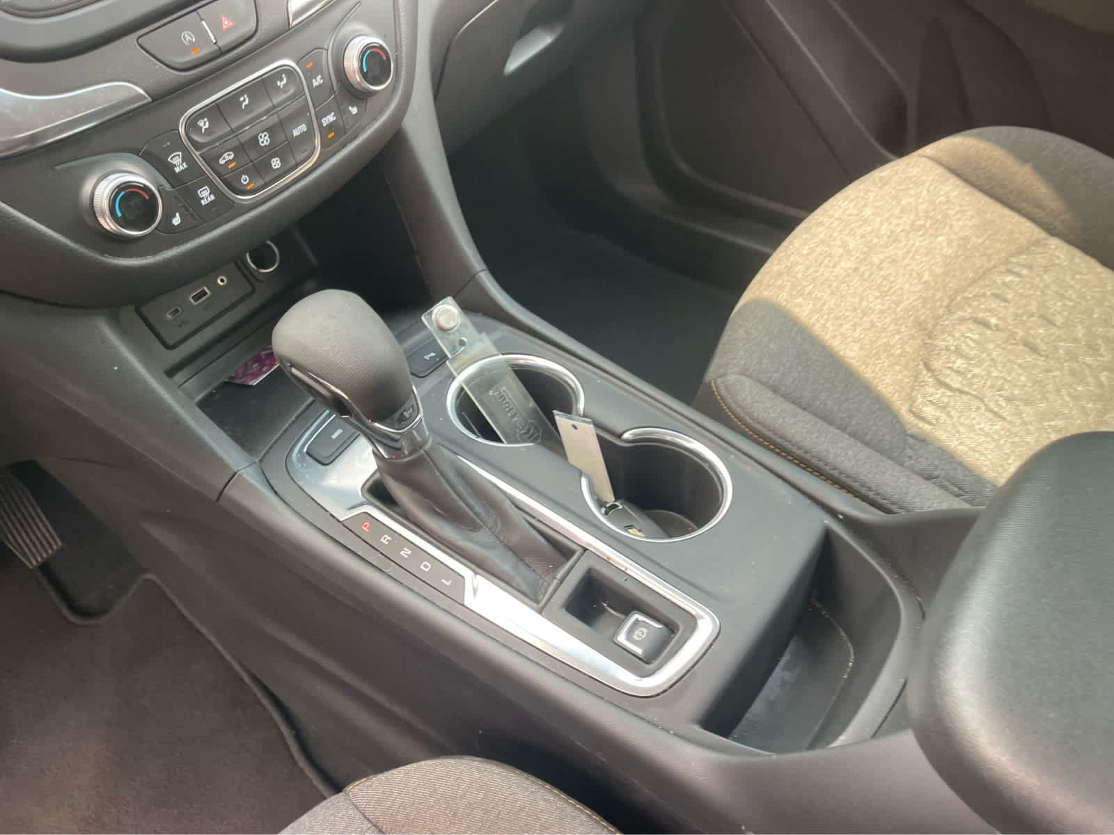 Used 2024 Chevrolet Equinox LT AWD/4WD image 17