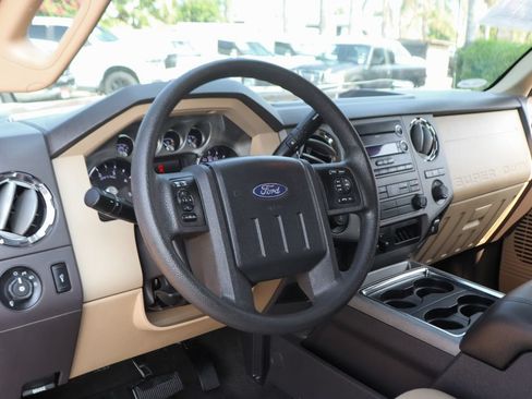 Used 2011 Ford F250 XLT w/ XLT Premium Pkg AWD/4WD image 16