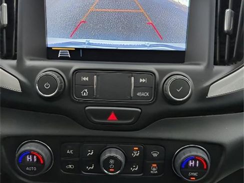 Used 2021 GMC Terrain SLT image 15