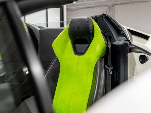 Used 2016 Lamborghini Huracan LP 610-4 AWD/4WD image 43