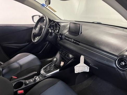 Used 2017 Toyota Yaris iA image 11