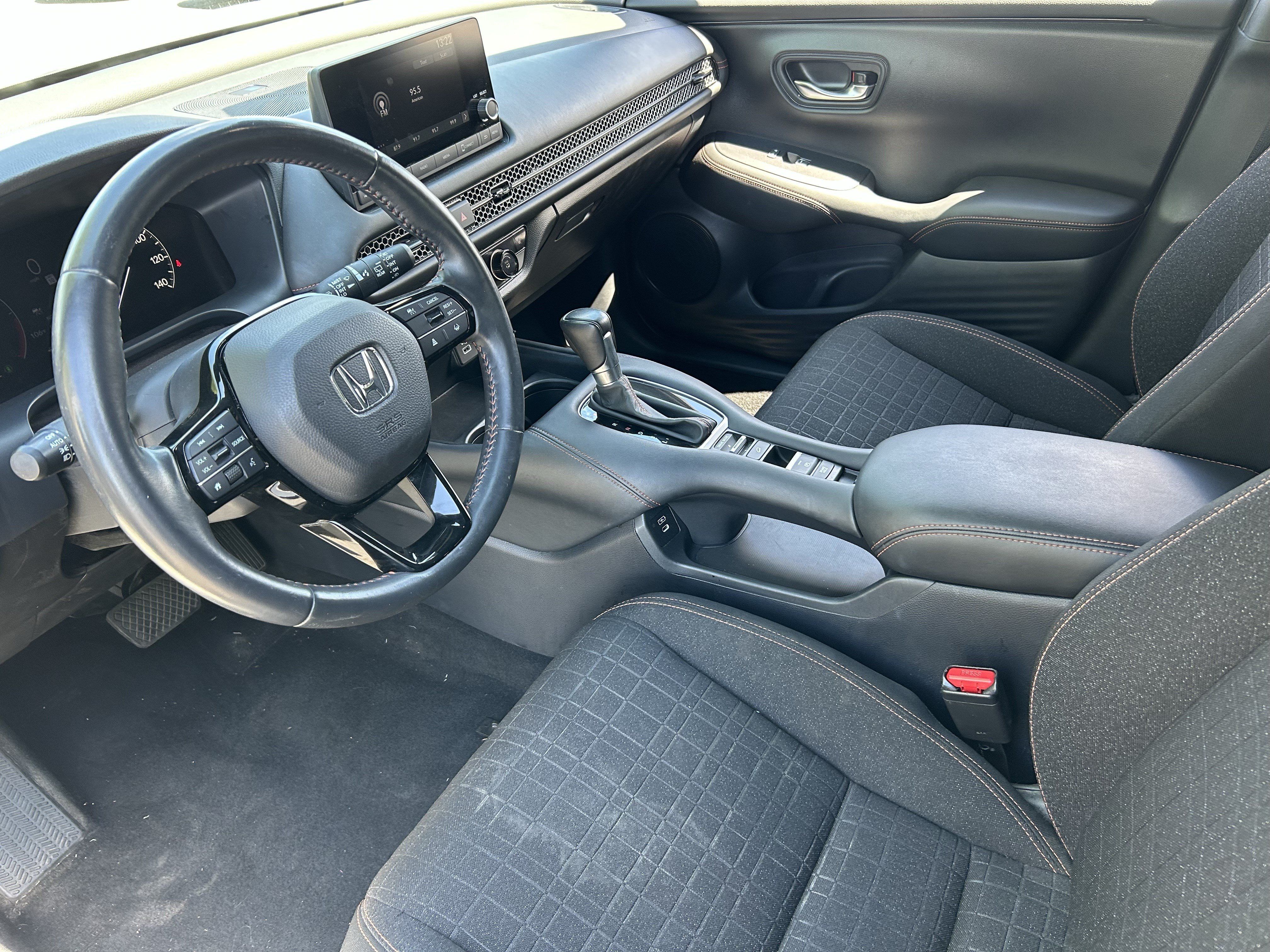 Used 2024 Honda HR-V Sport image 16