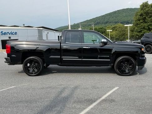 Used 2017 Chevrolet Silverado 1500 LTZ Z71 w/ LTZ Plus Package AWD/4WD image 14