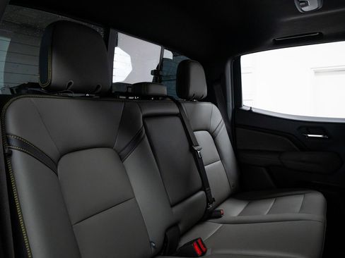 Used 2023 Chevrolet Colorado ZR2 w/ ZR2 Convenience Package III image 22