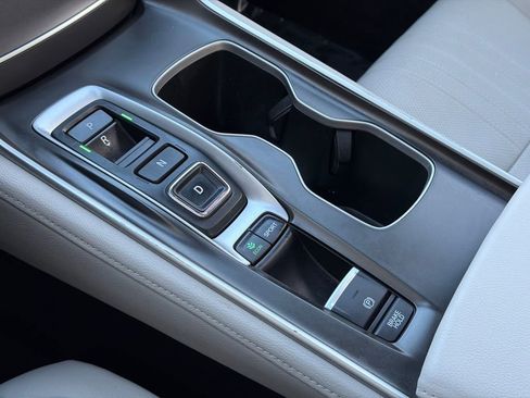 Used 2018 Honda Accord Touring image 28