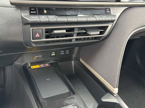 Used 2025 Toyota Camry LE FWD image 31