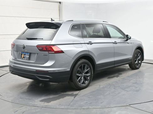 Used 2024 Volkswagen Tiguan SE image 25