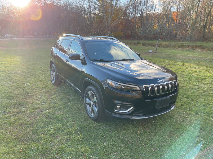Used 2019 Jeep Cherokee Limited w/ Luxury Group AWD/4WD image 3
