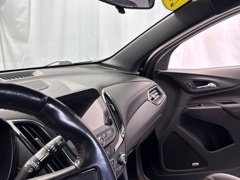 Used 2022 Chevrolet Equinox RS w/ RS Leather Package AWD/4WD image 21