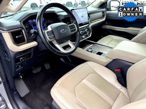Used 2023 Ford Expedition Limited image 11