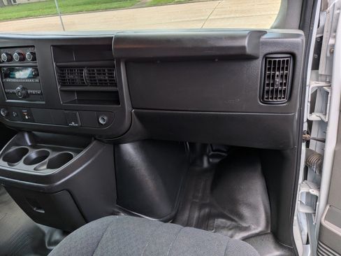 Used 2024 Chevrolet Express 2500 w/ Driver Convenience Package RWD image 10